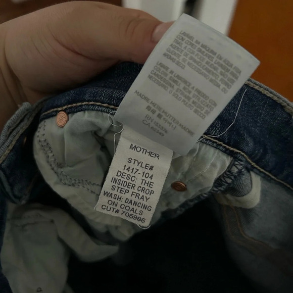 MOTHER THE INSIDER CROP STEP CHEW JEANS - Picture 6 of 8